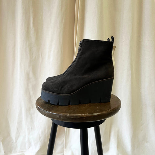 ALPE Hamal Suede Zip Front Wedge Ankle Boots in brown