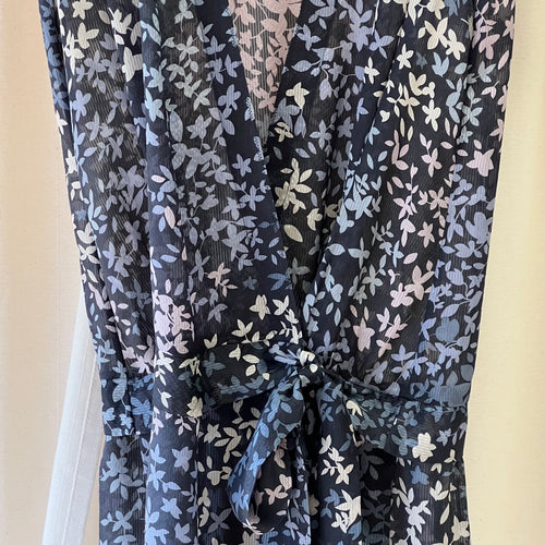 BCBG MAXAZRIA silk drop waist short sleeve blouse in navy floral