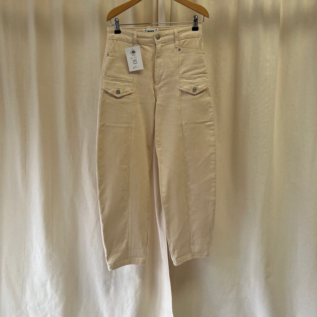 Paige carrot leg jeans in cream