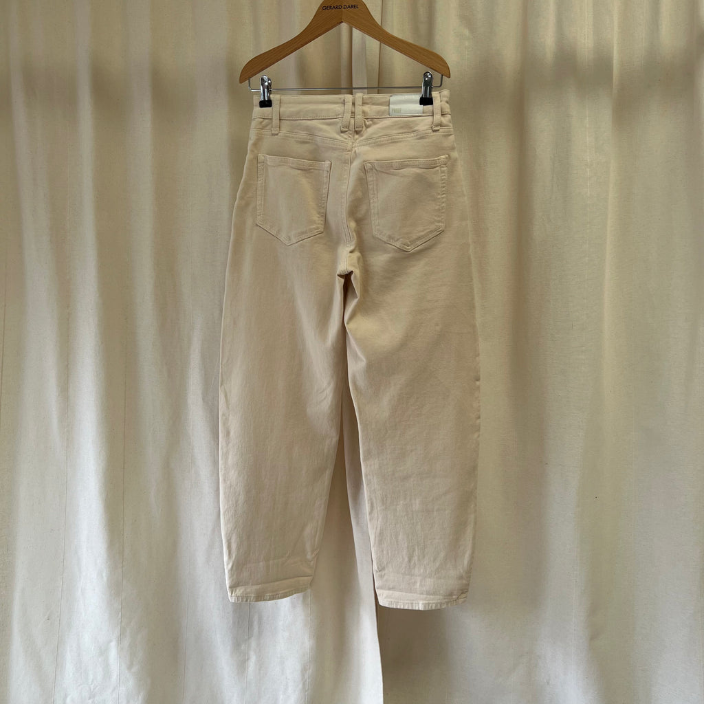 Paige carrot leg jeans in cream