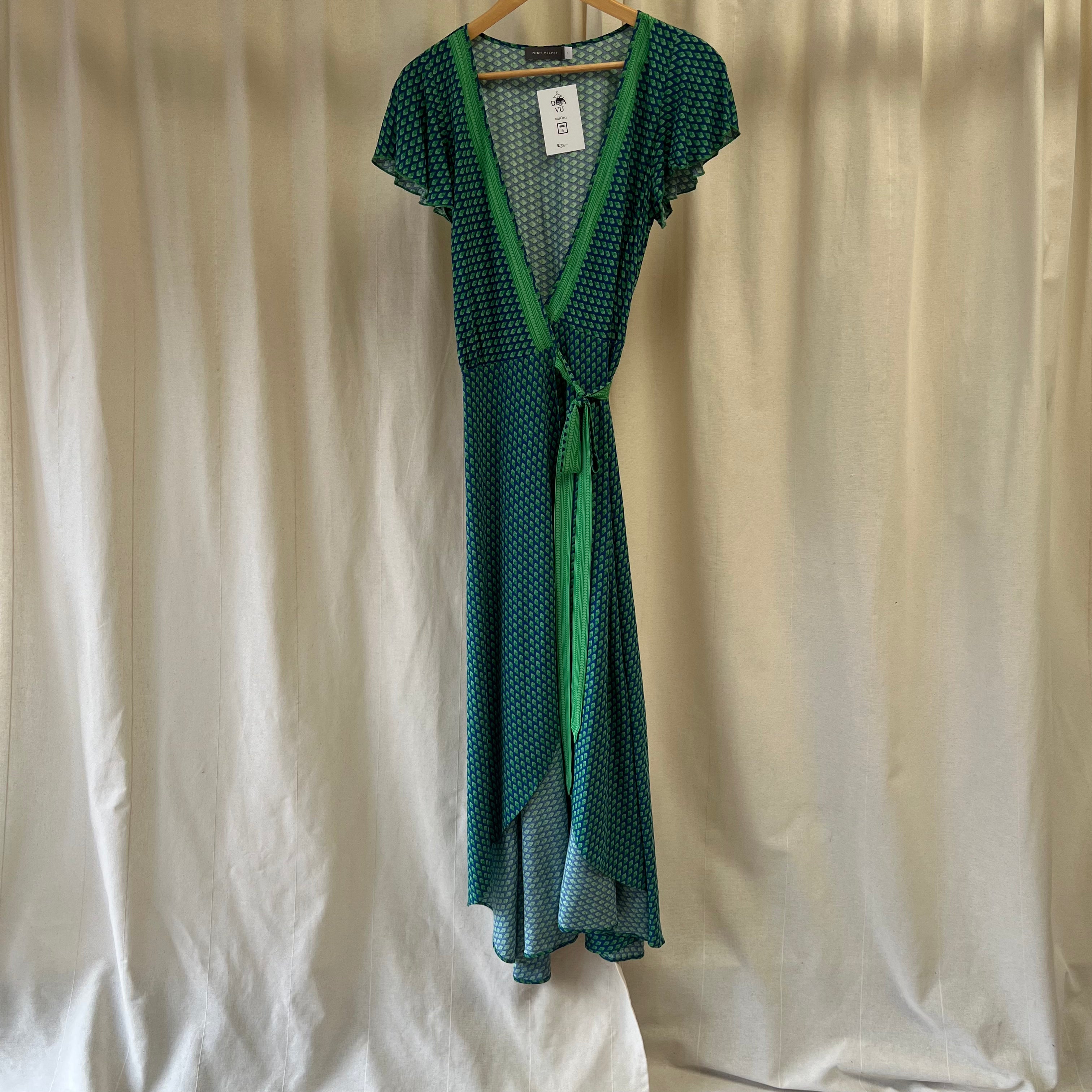 Mint Velvet short sleeve wrap maxi dress in blue and green leaf print – Déjà  Vu