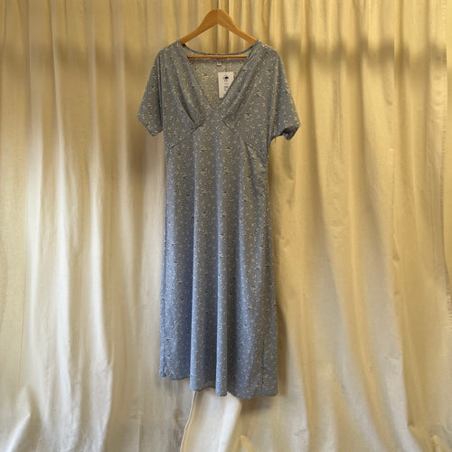 Abayas Boutique blue and white floral pattern long sleeve smock dress