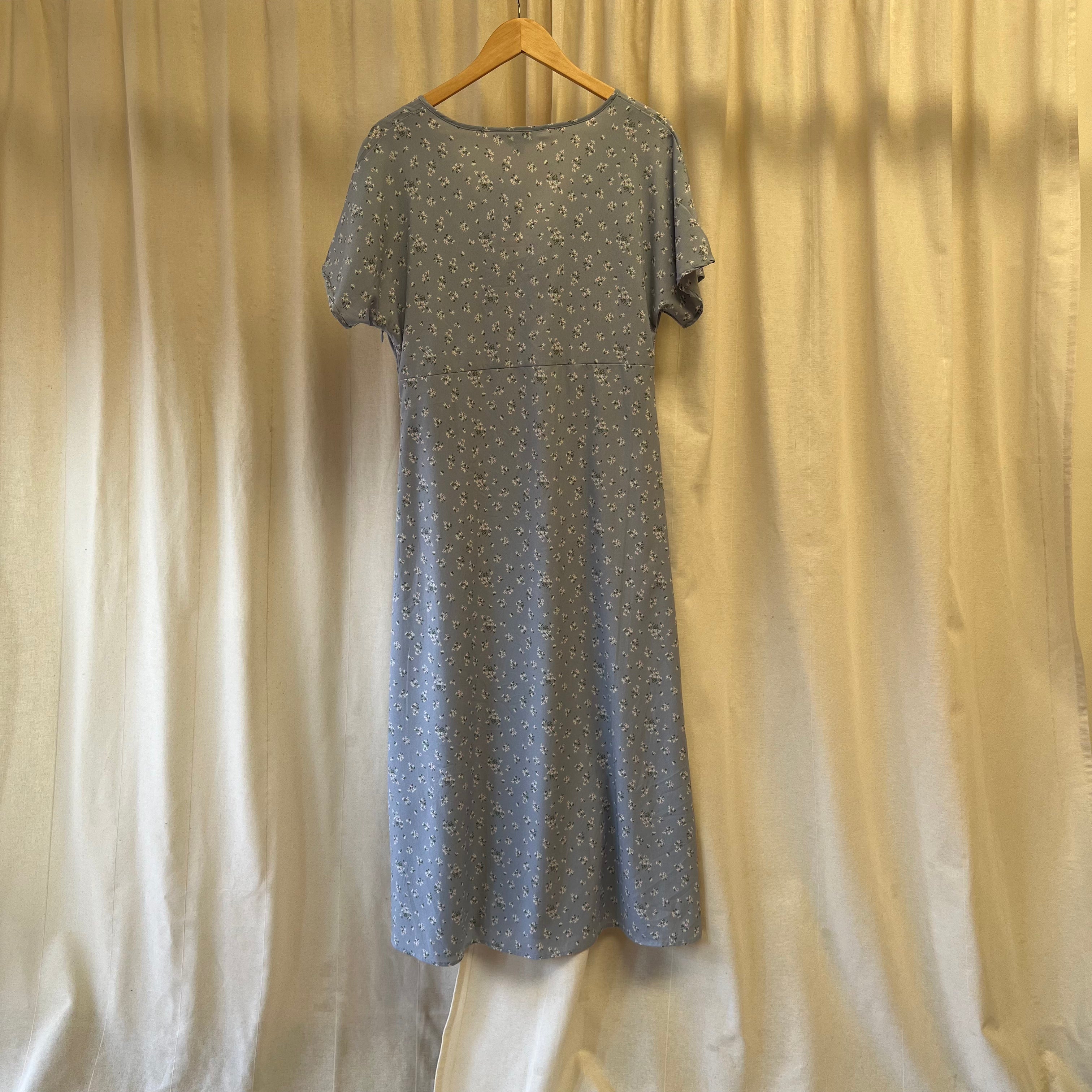 long sleeve smock dress pattern Abayas Boutique blue and white floral pattern long sleeve smock dress –  Déjà Vu