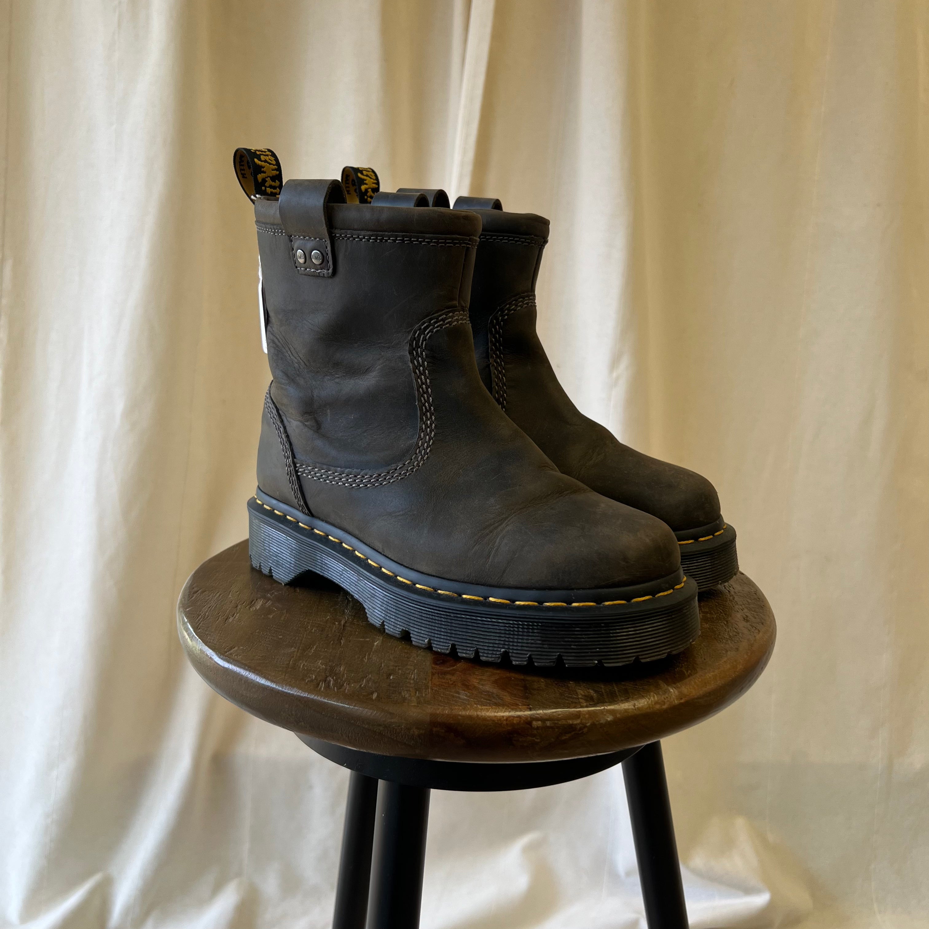 Doc Martens brown short boots
