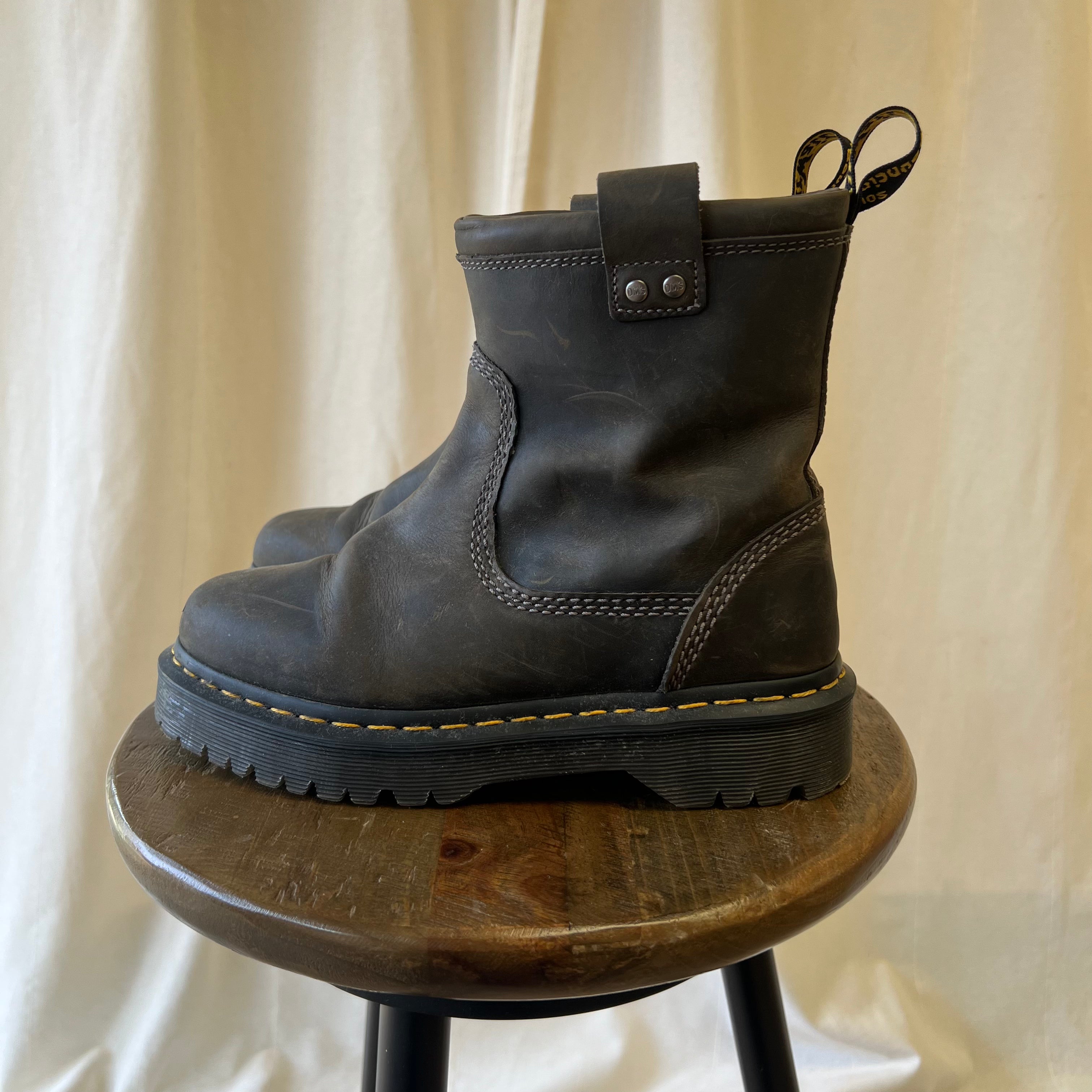 Doc Martens brown short boots