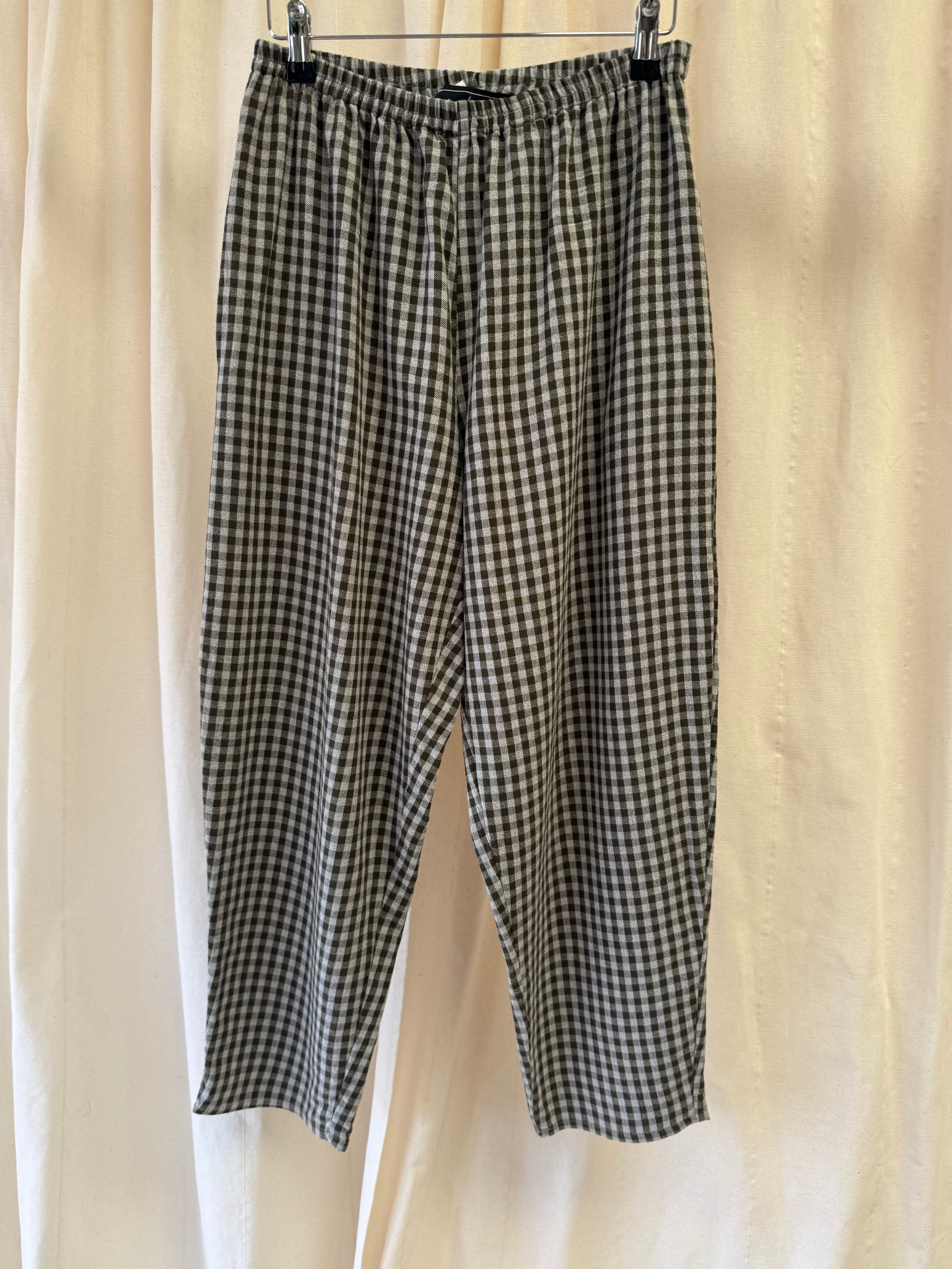 Betty Barclay Elasticated Trousers in Black and Grey Gingham