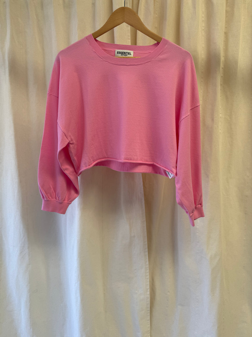 Essential Antwerp Cotton Cropped Sweatshirt in Pink, Size L