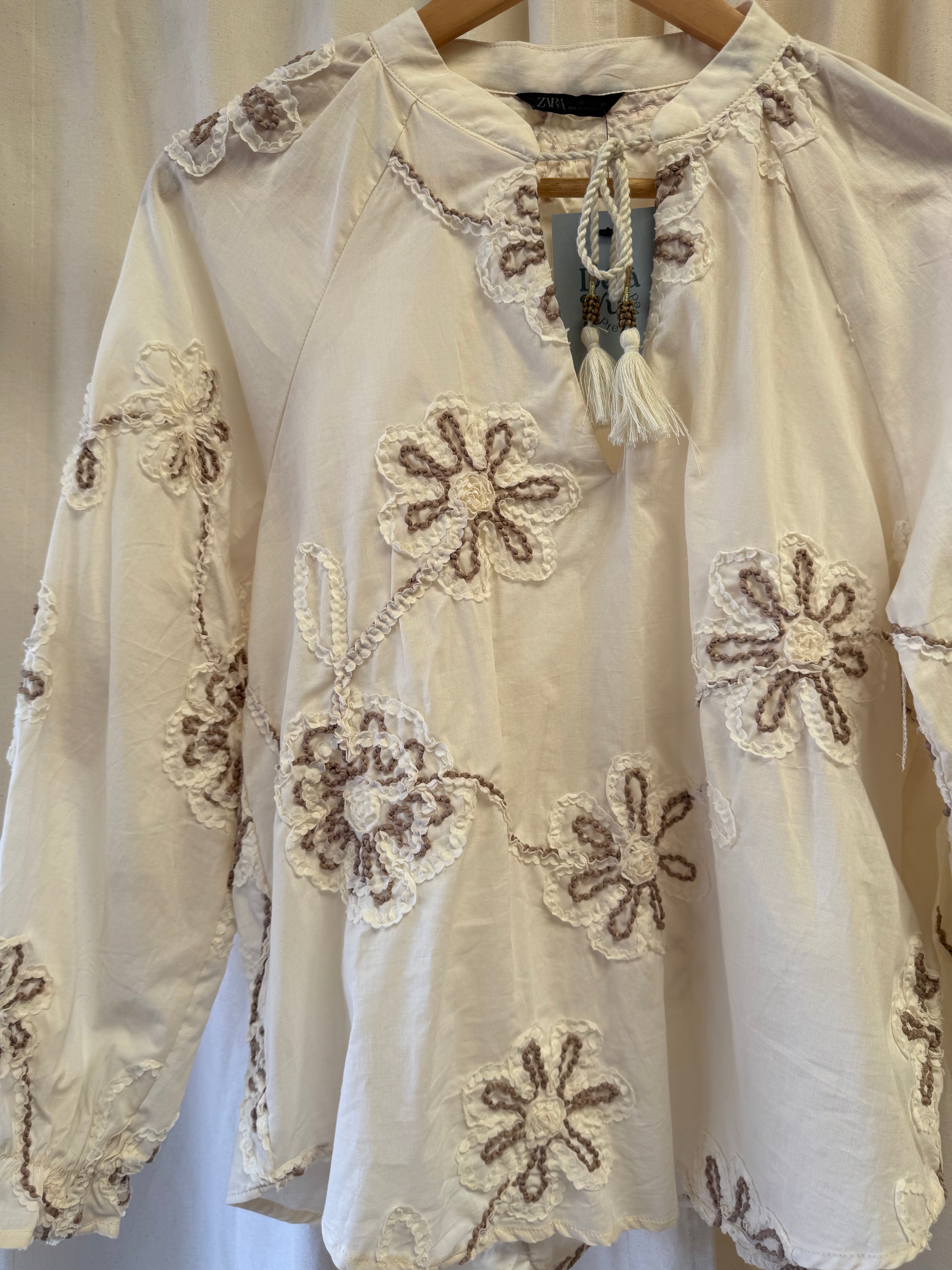 Zara Blouse with Floral Embroidery in Cream, Size S