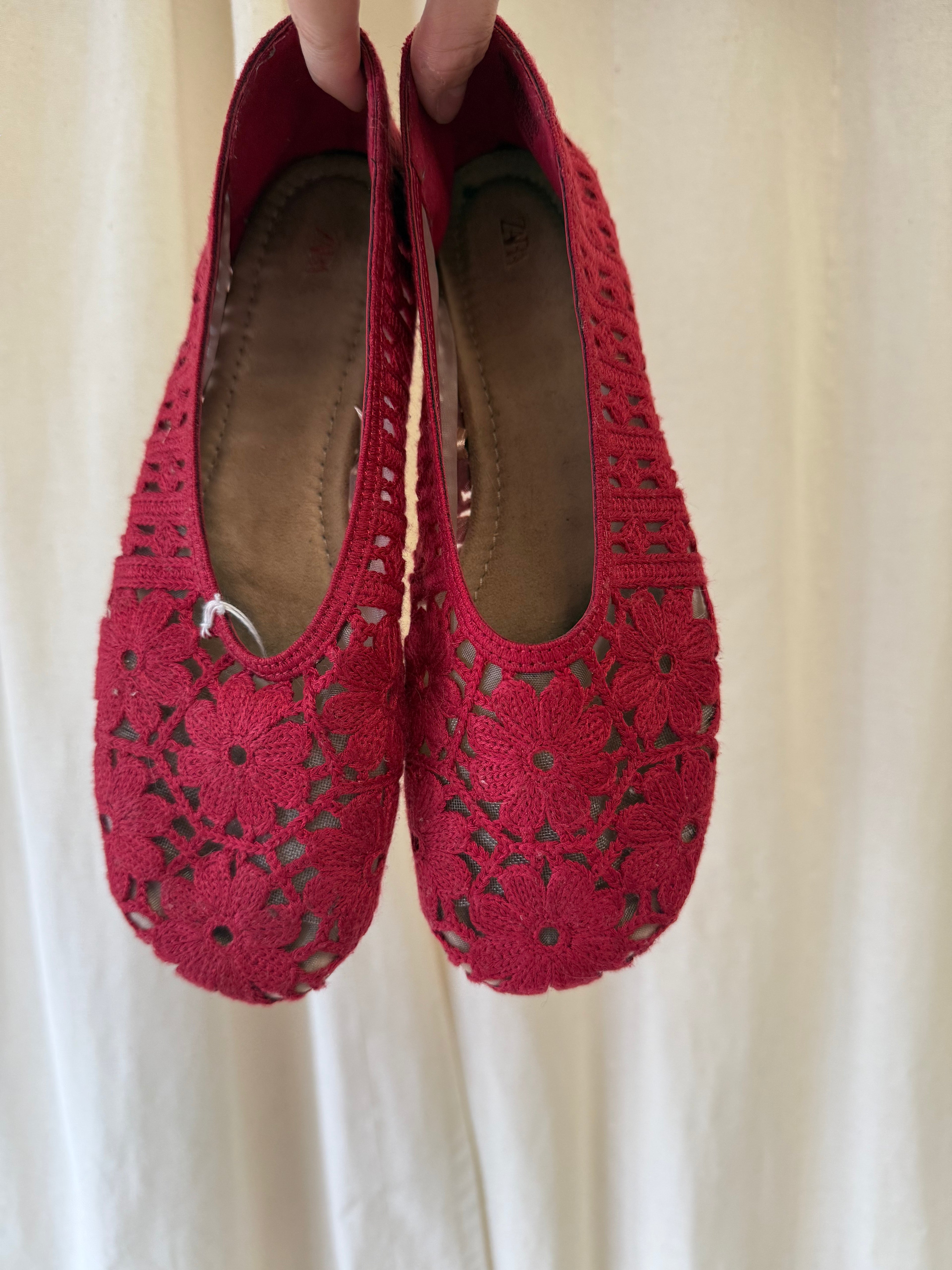 ZARA red floral crotchet ballet pumps, Size 5
