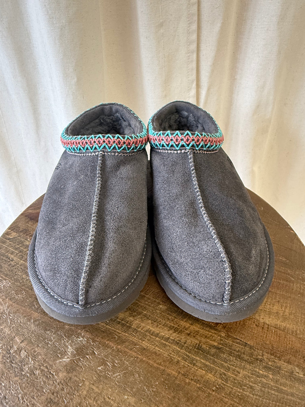 Uggs Tasman II Slides in Grey, Size 5