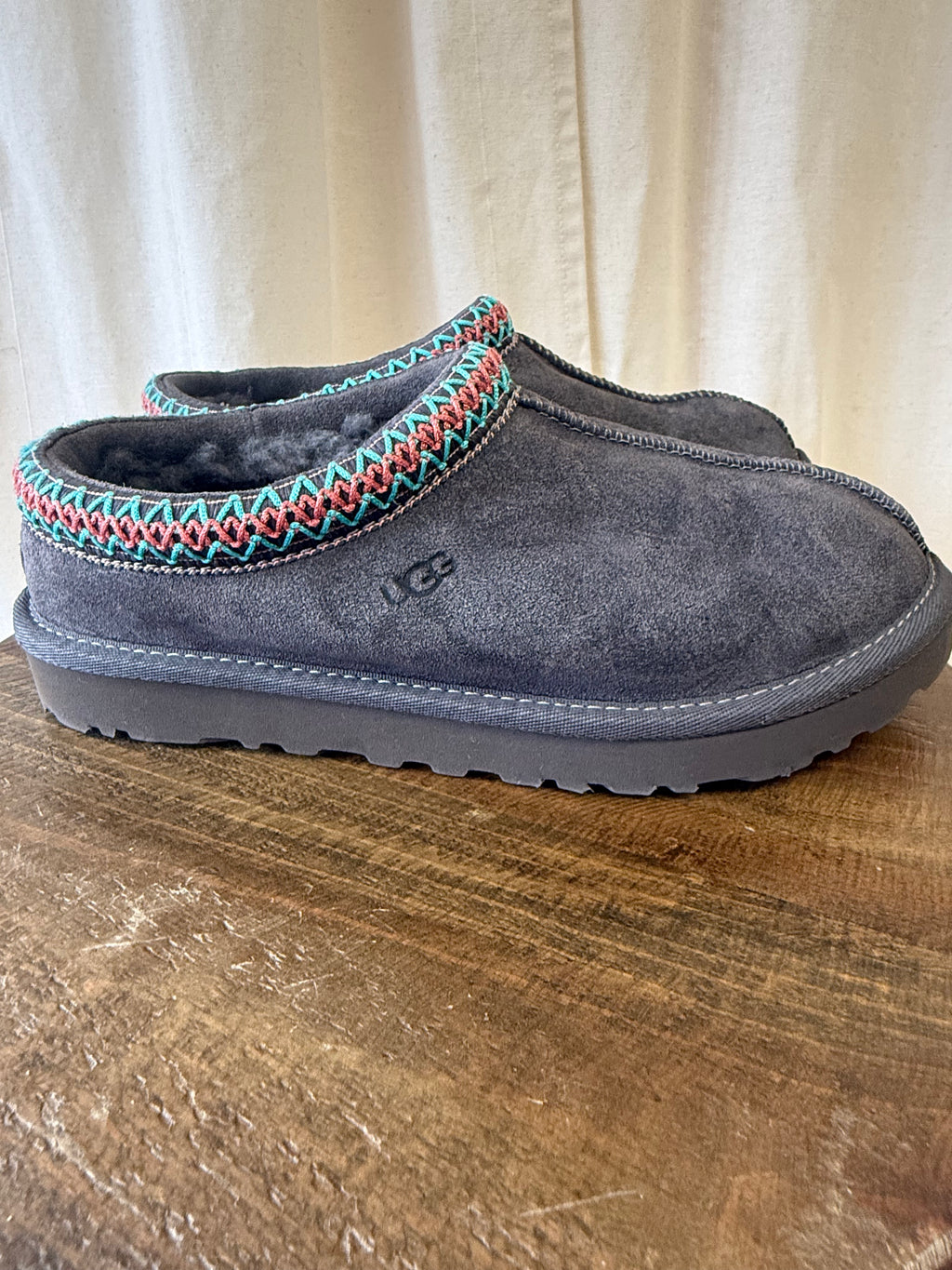 Uggs Tasman II Slides in Grey, Size 5