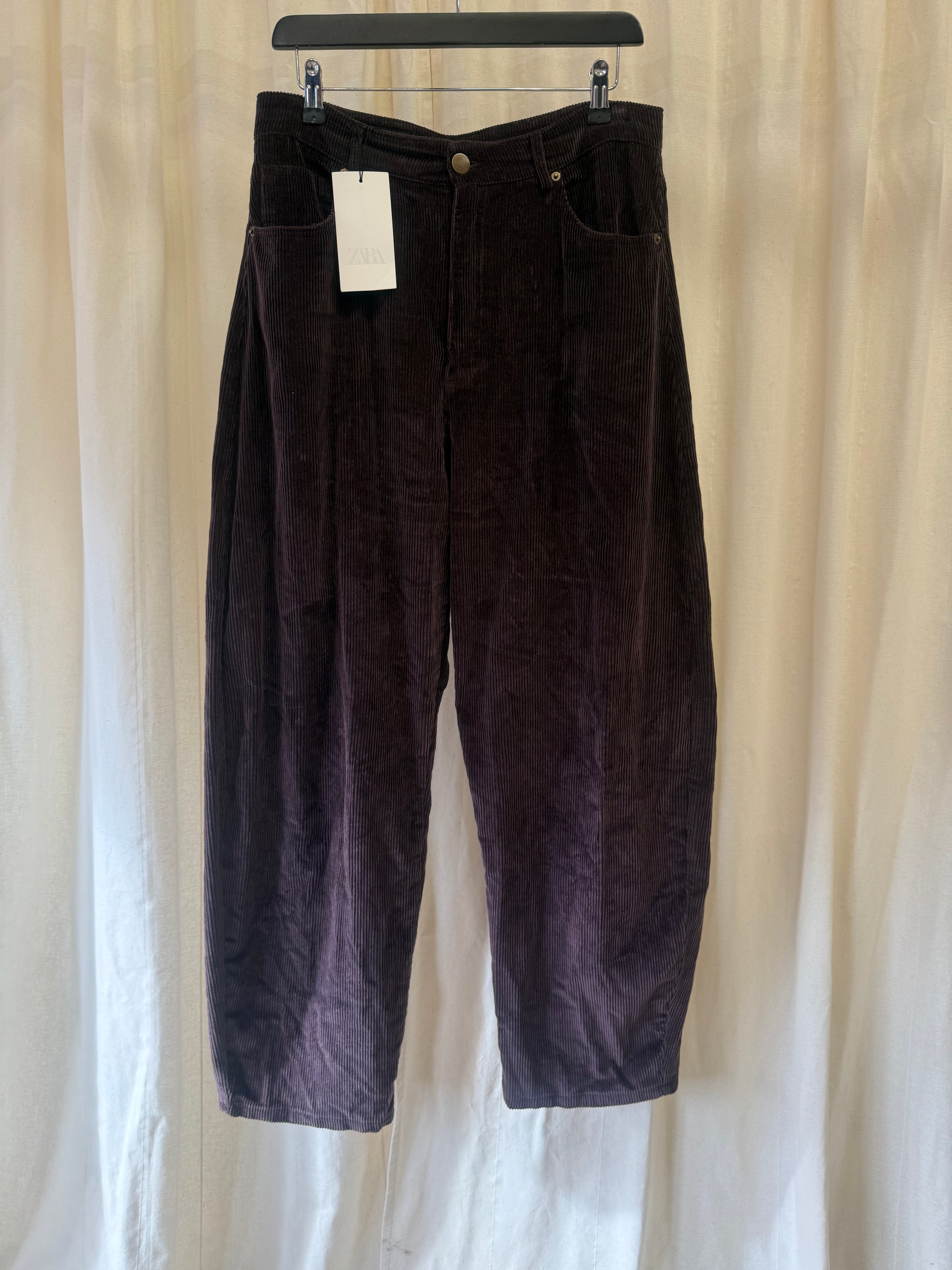 ZARA Corduroy Jeans in Brown, Size L