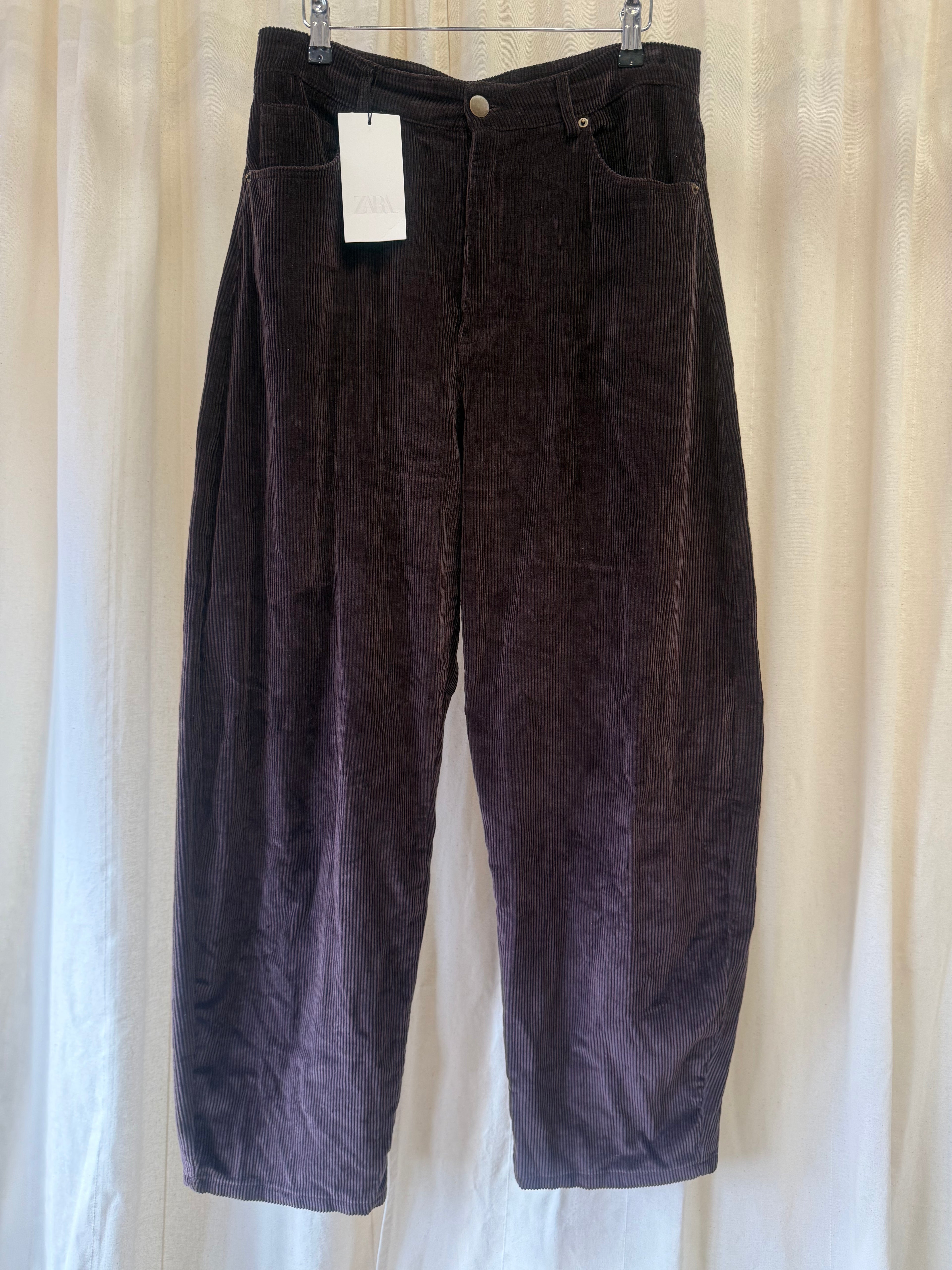ZARA Corduroy Jeans in Brown, Size L