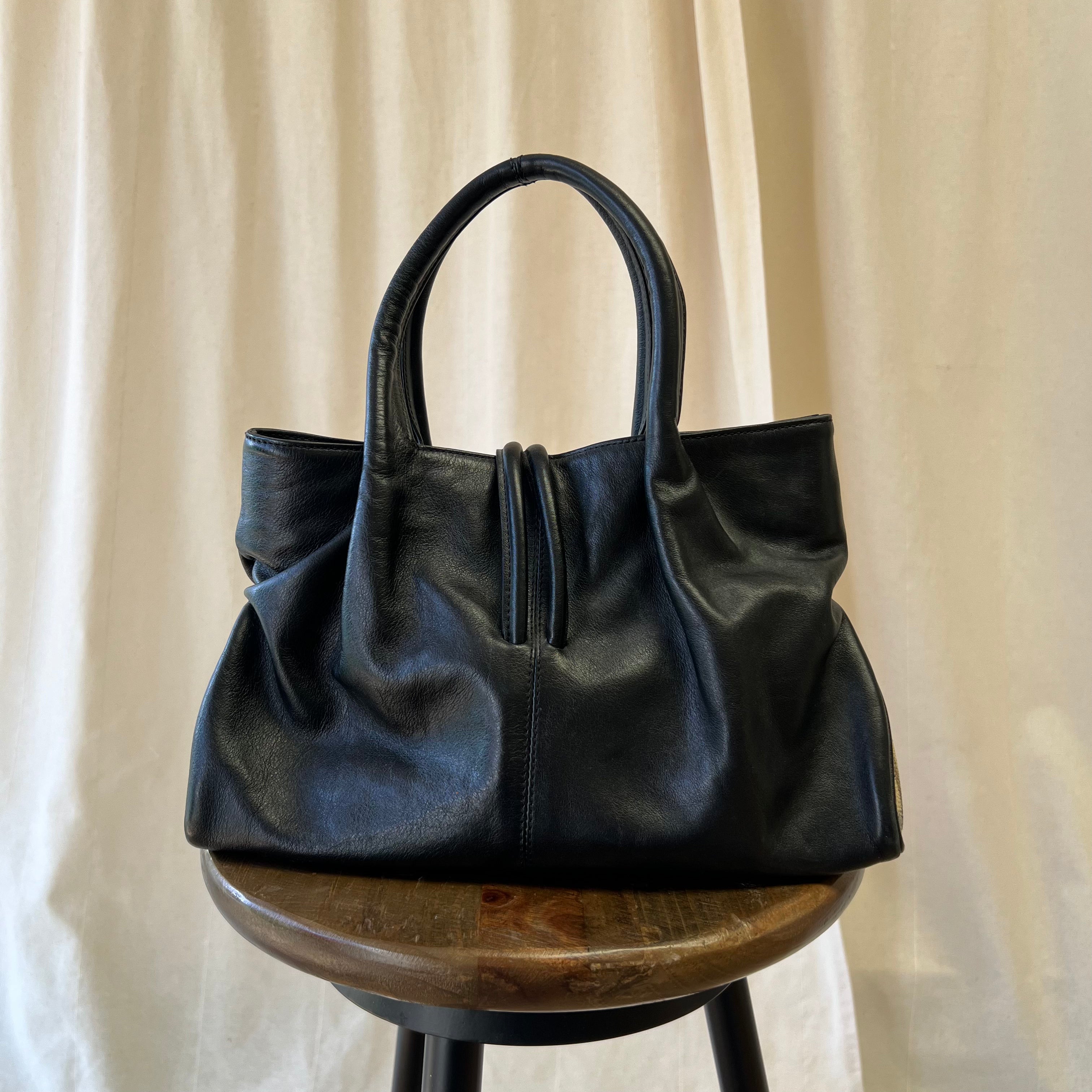 Burberry Toggle Horn Petit Toe bag in black