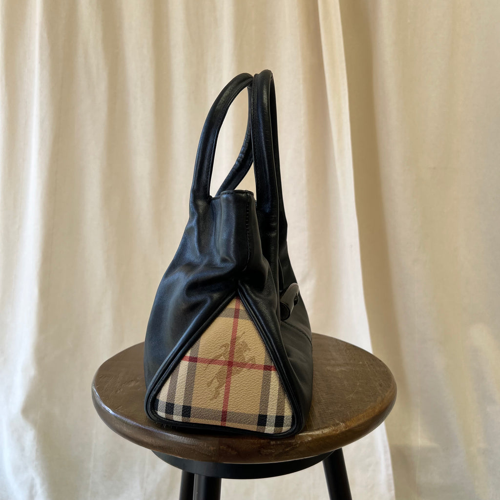 Burberry Toggle Horn Petit Toe bag in black