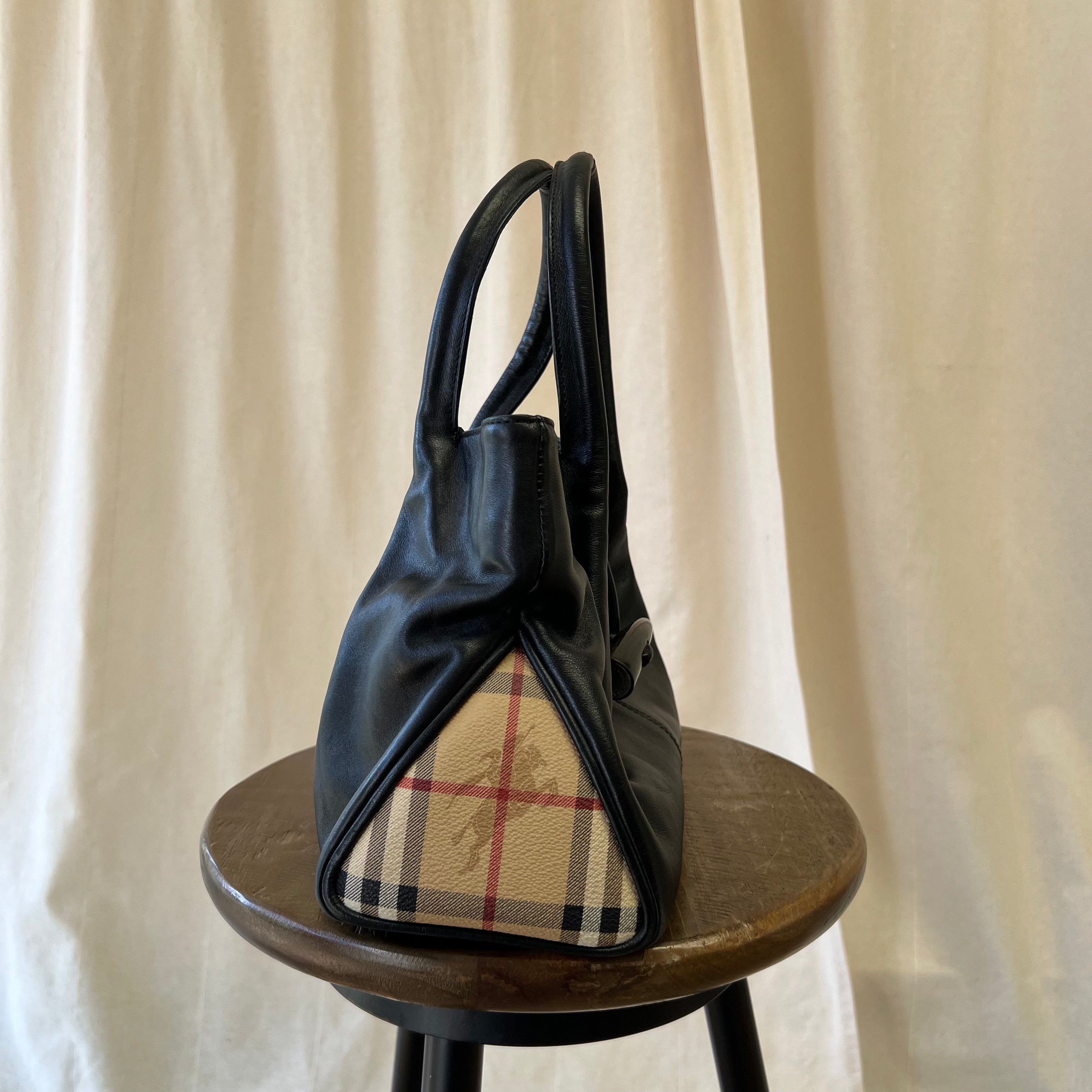 Burberry Toggle Horn Petit Toe bag in black